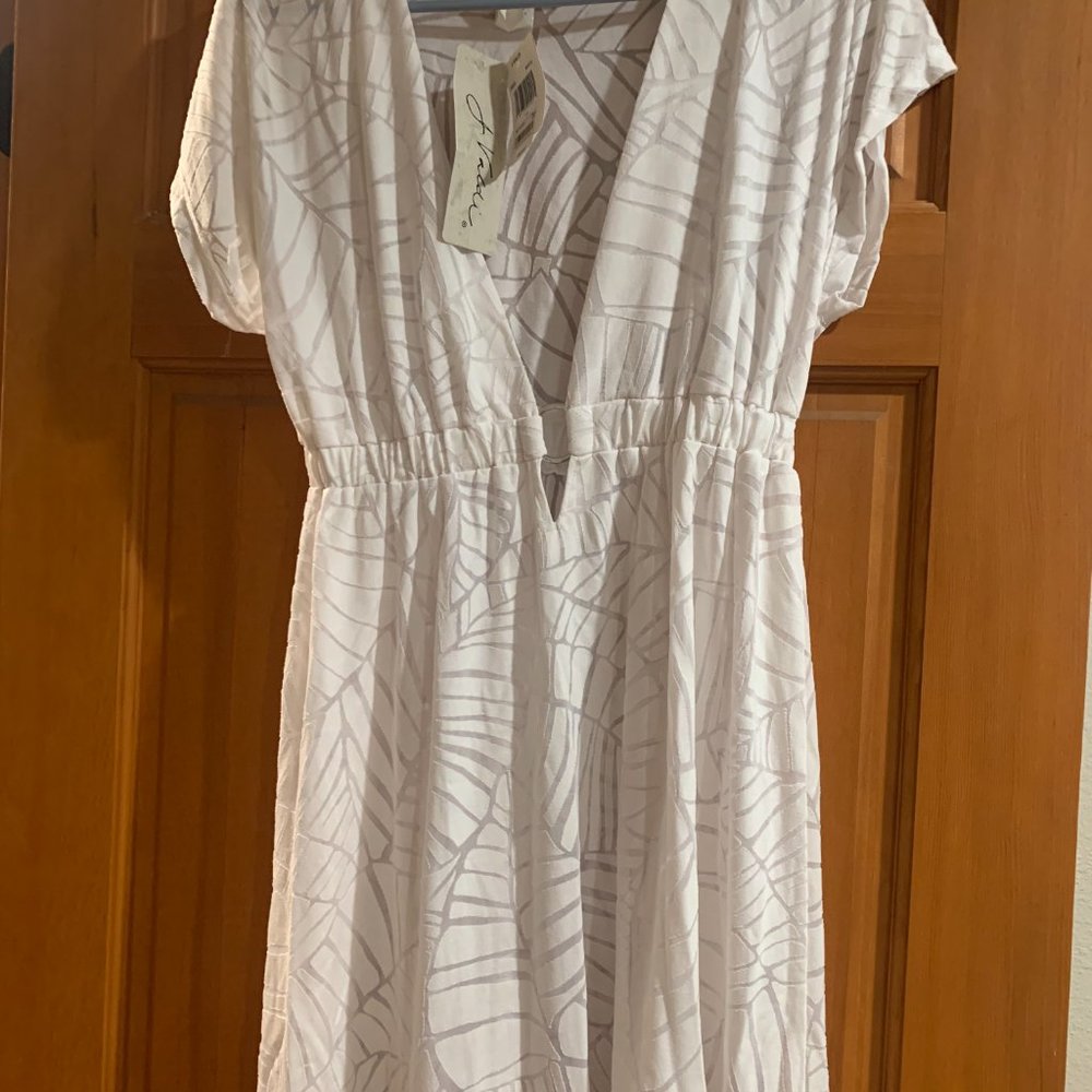 NWT J. Valdi White Swim Coverup
